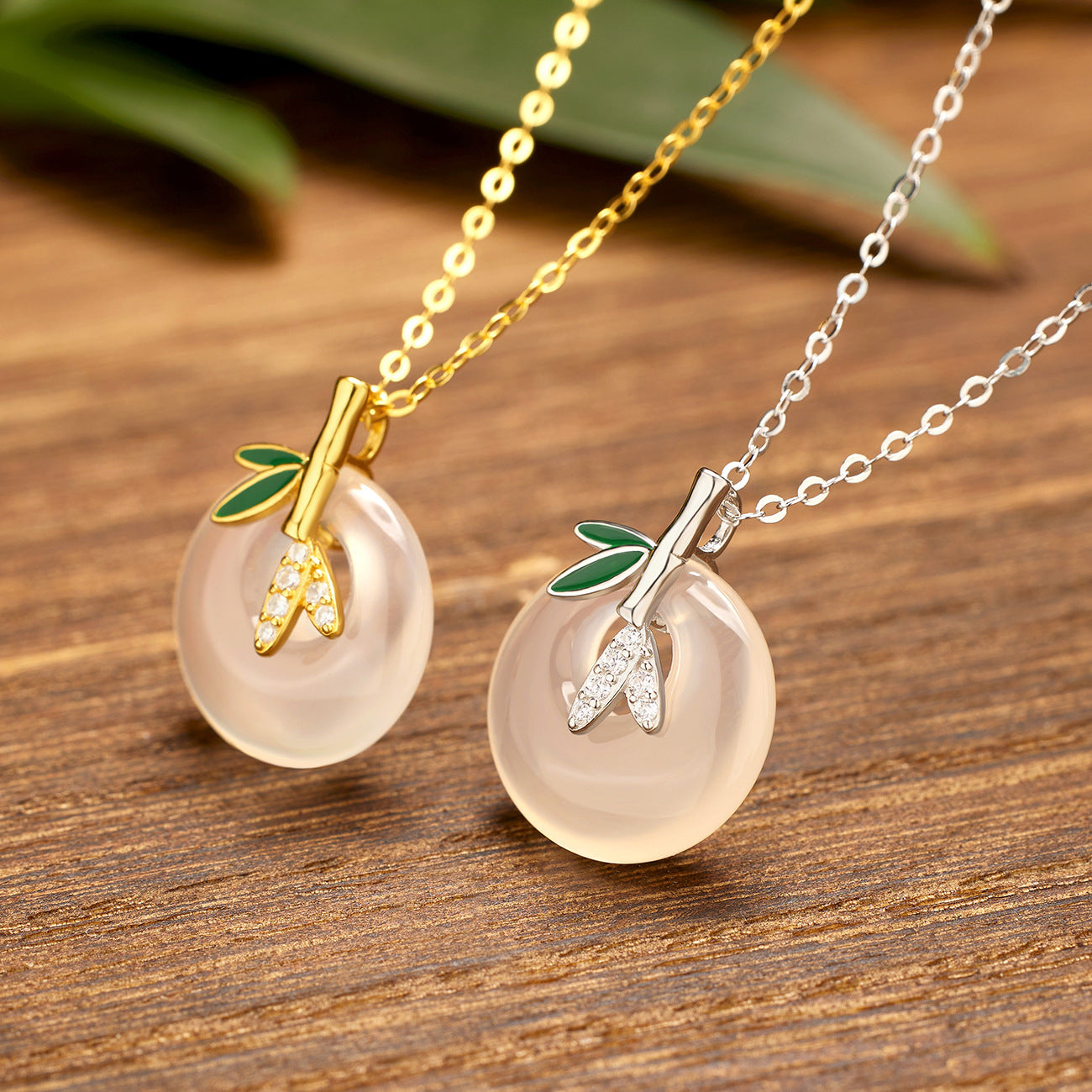 Natural Chalcedony Peace Buckle Necklace - Musaura